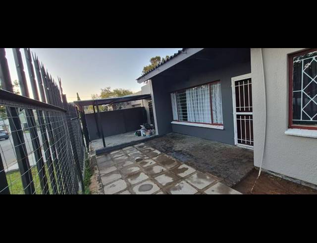 3 BEDROOM PROPERTY TO RENT IN ALBERTSKROON